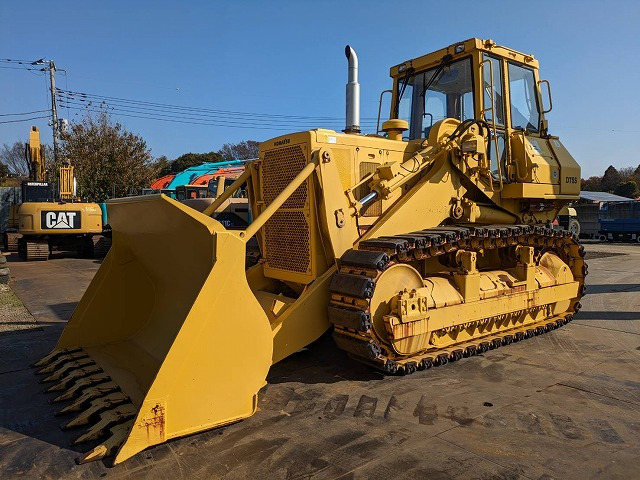 KOMATSU D75S-5 - Vikšrinis krautuvas: foto 1 KOMATSU D75S-5 - Vikšrinis krautuvas: foto 1