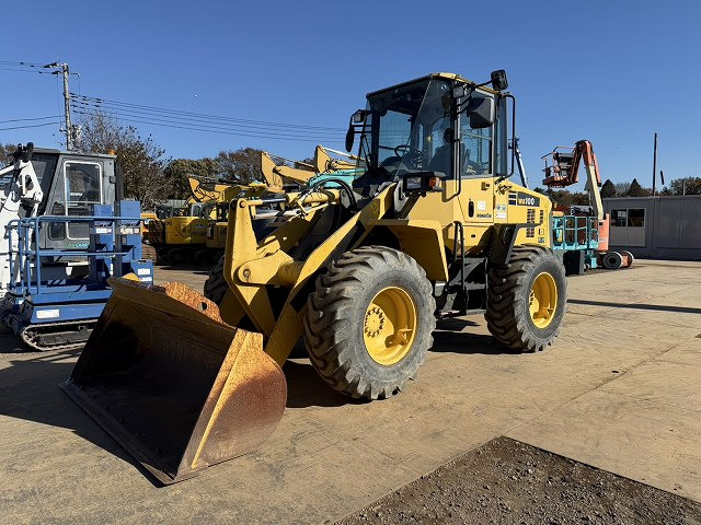 KOMATSU WA100-6 - Ratinis krautuvas: foto 1 KOMATSU WA100-6 - Ratinis krautuvas: foto 1