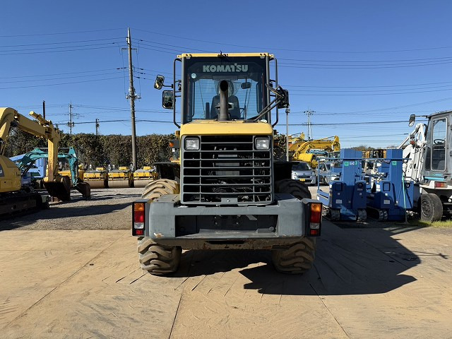 KOMATSU WA100-6 - Ratinis krautuvas: foto 4 KOMATSU WA100-6 - Ratinis krautuvas: foto 4