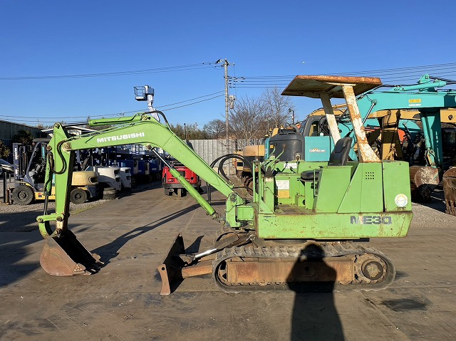 MITSUBISHI ME30 - Mini ekskavatorius: foto 2 MITSUBISHI ME30 - Mini ekskavatorius: foto 2