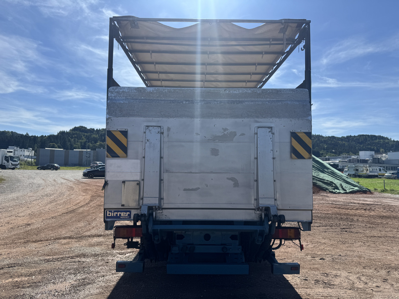 VOLVO FM7-290 4x2 Blache-Hebebühne - Tentinis sunkvežimis: foto 4 VOLVO FM7-290 4x2 Blache-Hebebühne - Tentinis sunkvežimis: foto 4