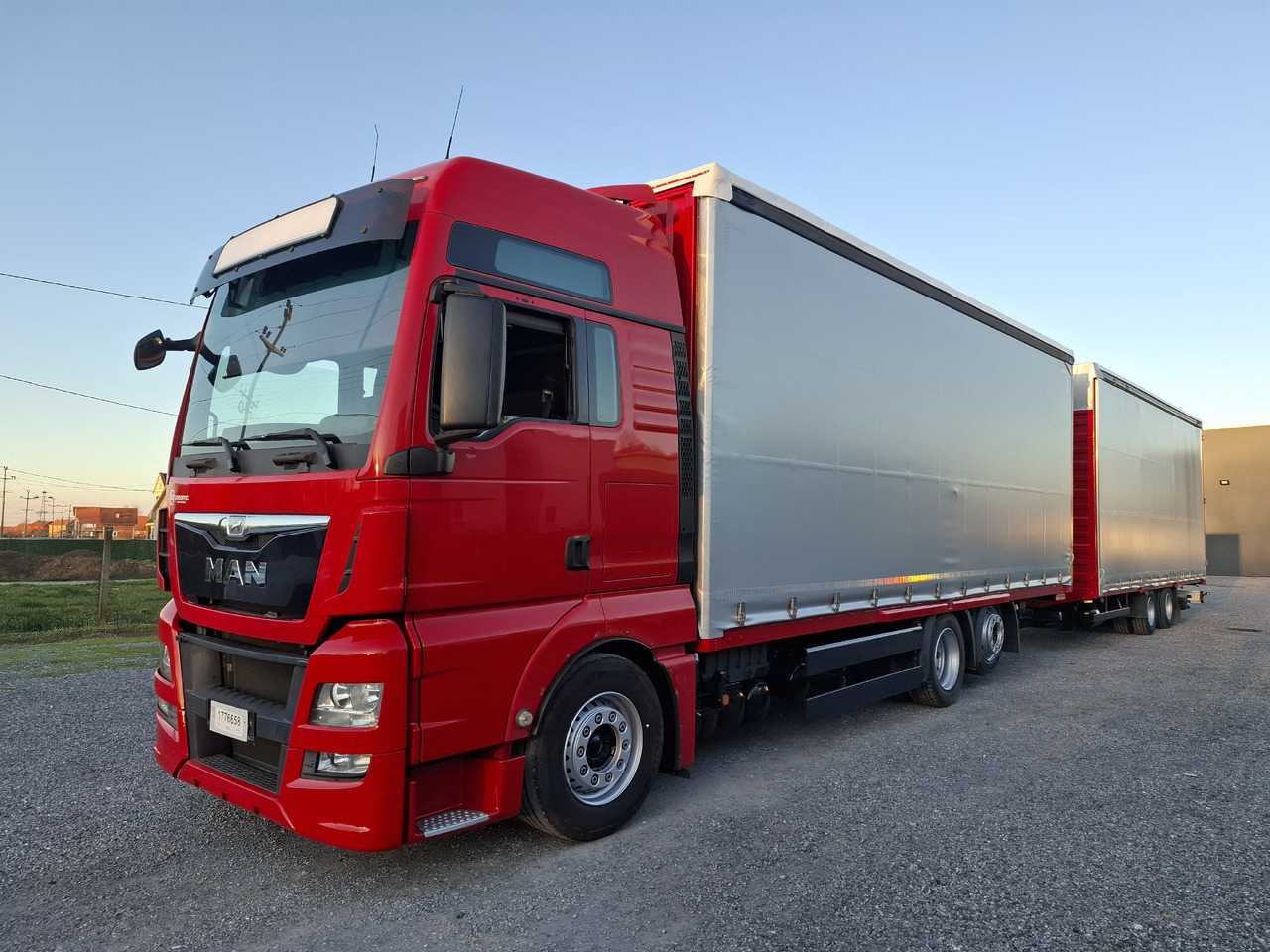 MAN TGX 26.440 E6 + SCHMITZ - Tentinis sunkvežimis: foto 3 MAN TGX 26.440 E6 + SCHMITZ - Tentinis sunkvežimis: foto 3