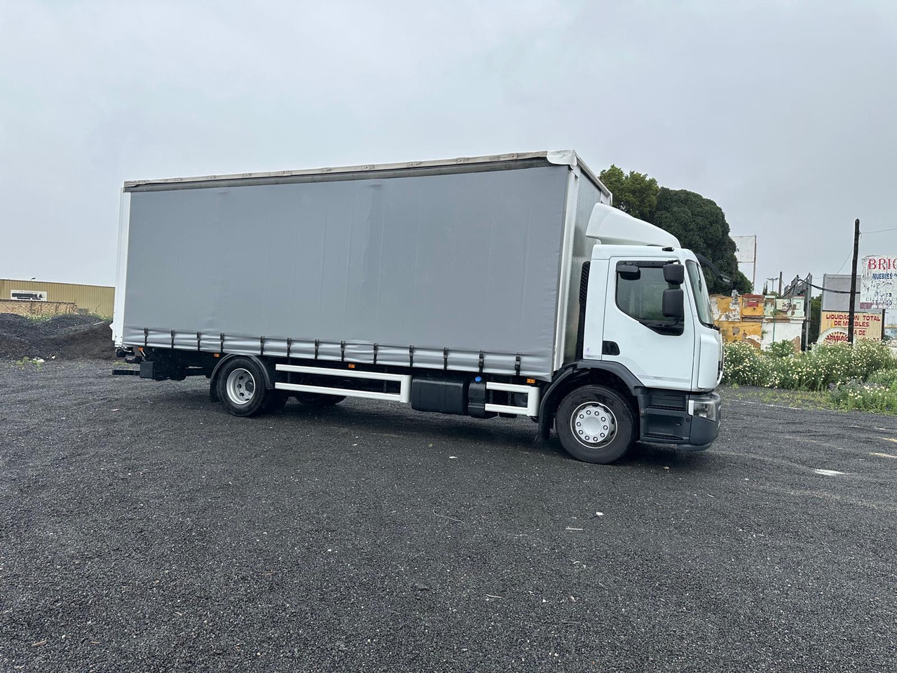 RENAULT PREMIUM 380 - Tentinis sunkvežimis: foto 2 RENAULT PREMIUM 380 - Tentinis sunkvežimis: foto 2