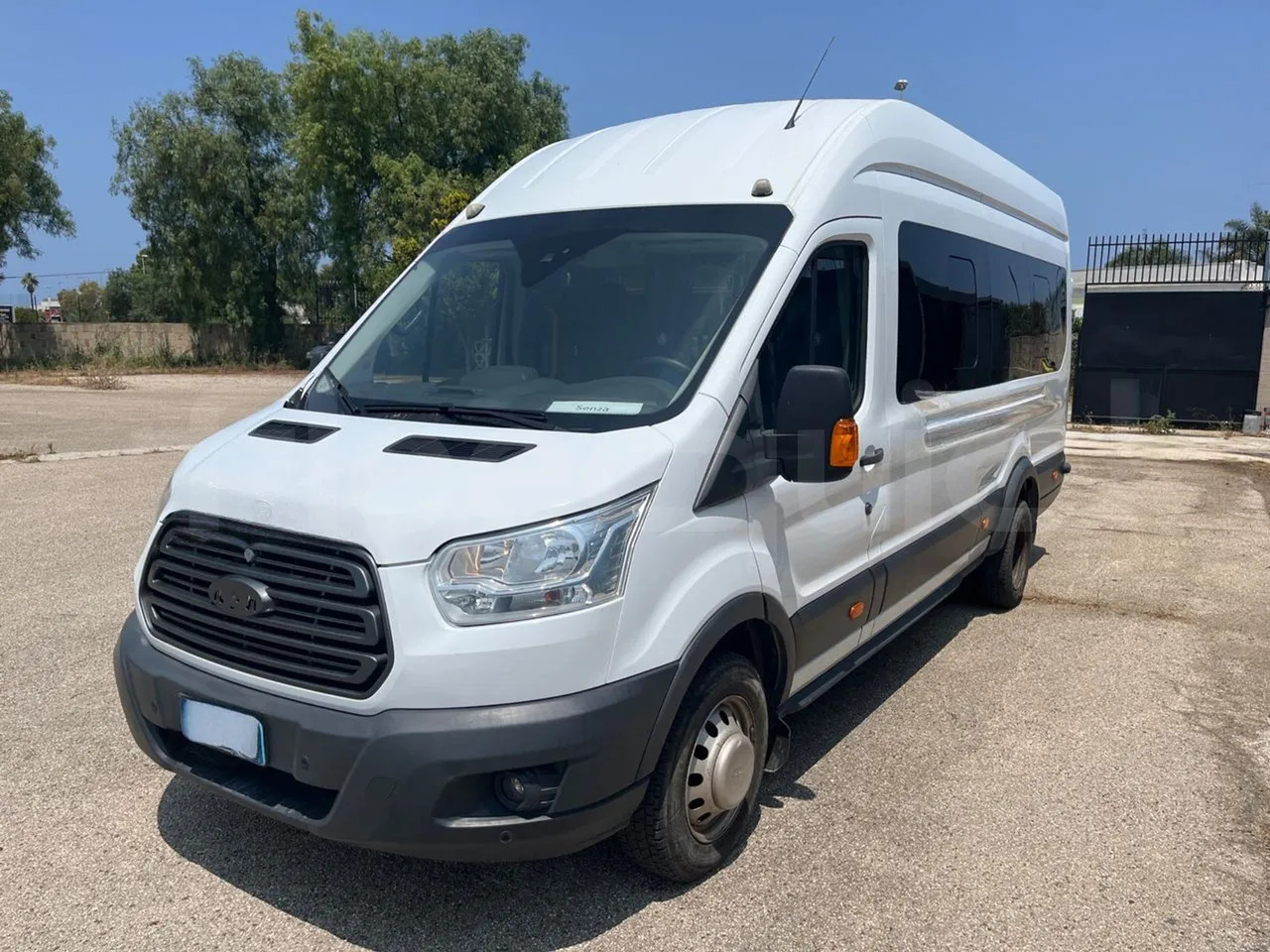 Ford Transit - Mikroautobusas, Keleivinis furgonas: foto 4 Ford Transit - Mikroautobusas, Keleivinis furgonas: foto 4