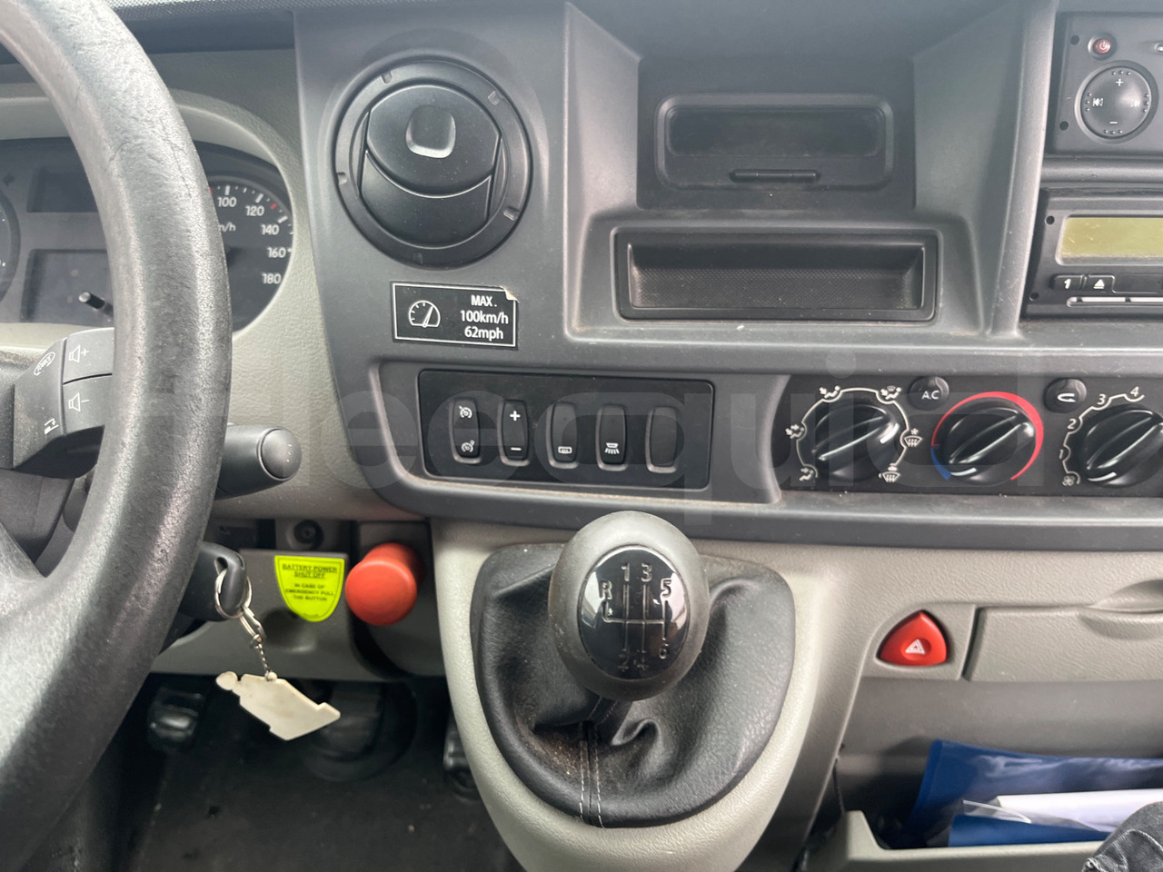 Nissan Interstar - Mikroautobusas, Keleivinis furgonas: foto 2 Nissan Interstar - Mikroautobusas, Keleivinis furgonas: foto 2