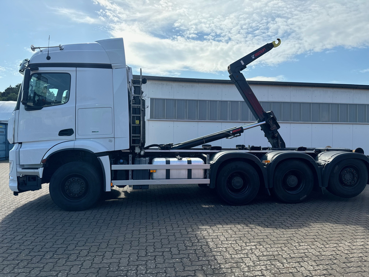 MERCEDES-BENZ Arocs 3553 4 Achsen Tridem - Hook-lift sunkvežimis: foto 5 MERCEDES-BENZ Arocs 3553 4 Achsen Tridem - Hook-lift sunkvežimis: foto 5