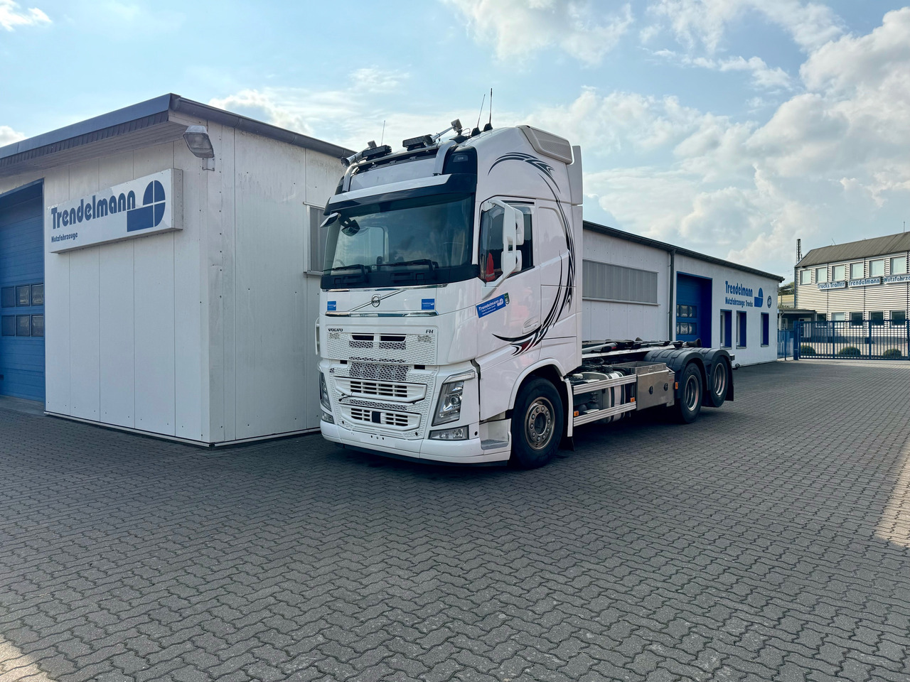 VOLVO Fh-13-540 6x4R - Hook-lift sunkvežimis: foto 1 VOLVO Fh-13-540 6x4R - Hook-lift sunkvežimis: foto 1