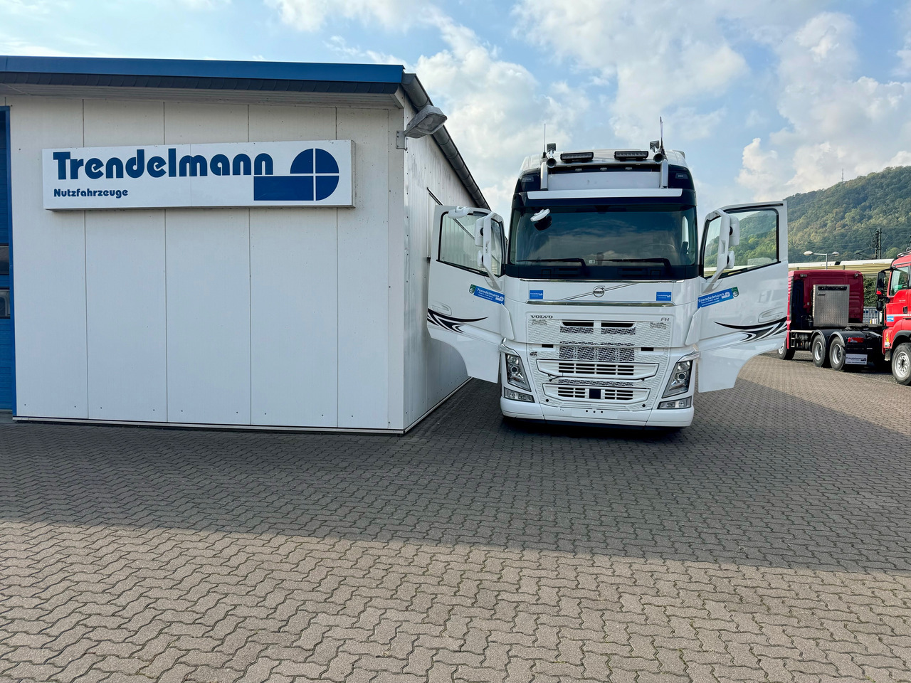 VOLVO Fh-13-540 6x4R - Hook-lift sunkvežimis: foto 4 VOLVO Fh-13-540 6x4R - Hook-lift sunkvežimis: foto 4