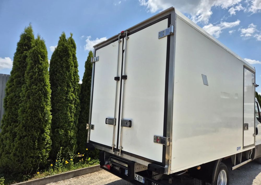 Chłodnia Mroźnia 3.6m 2017 rok Carrier Xarios 600 zasilanie stacjonarne 230v , 2 parowniki, stan bdb! - Kėbulas - refrižeratorius: foto 5 Chłodnia Mroźnia 3.6m 2017 rok Carrier Xarios 600 zasilanie stacjonarne 230v , 2 parowniki, stan bdb! - Kėbulas - refrižeratorius: foto 5