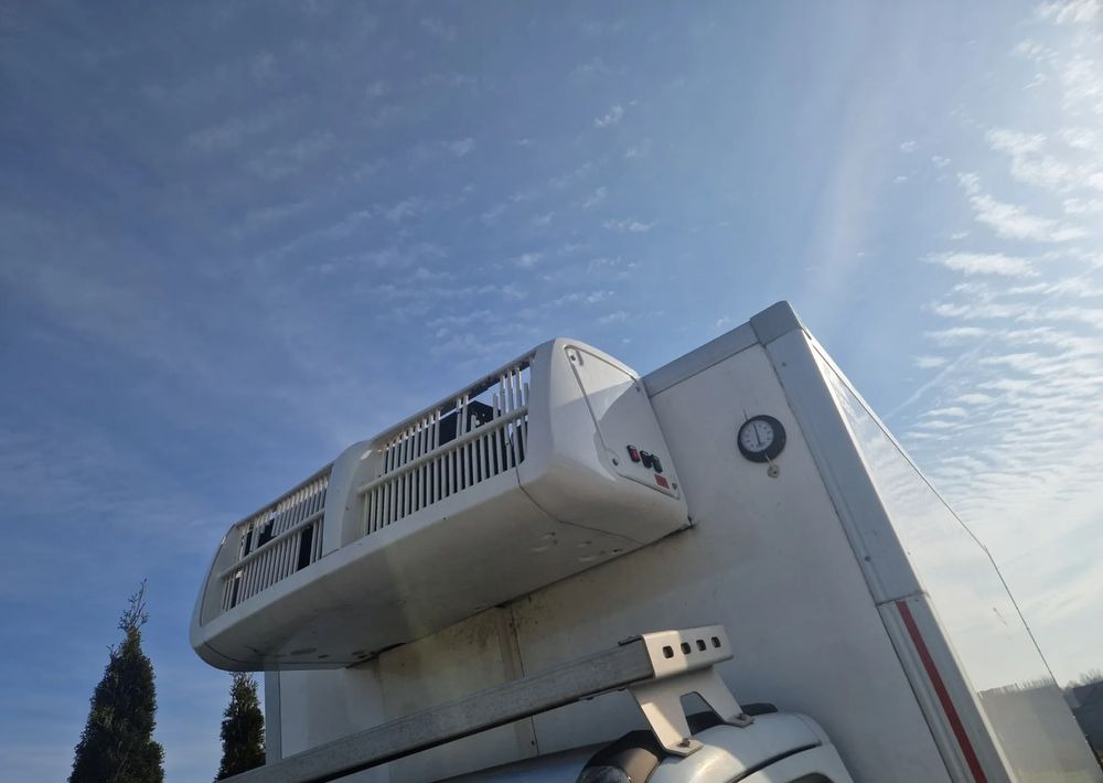 Chłodnia Mroźnia kontener 4.5m , 2 komory, dodatkowe zasilanie, boczne drzwi - Kėbulas - refrižeratorius: foto 3 Chłodnia Mroźnia kontener 4.5m , 2 komory, dodatkowe zasilanie, boczne drzwi - Kėbulas - refrižeratorius: foto 3