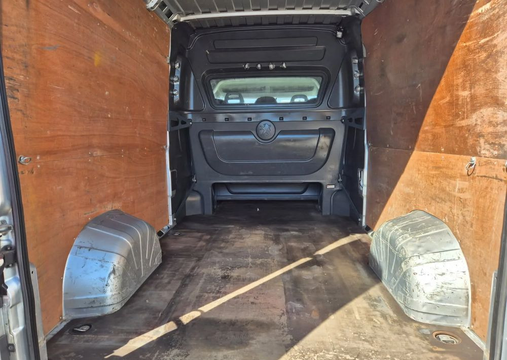Peugeot Boxer 130KM Brygadówka L3H2 - Komercinis automobilis su dviguba kabina: foto 4 Peugeot Boxer 130KM Brygadówka L3H2 - Komercinis automobilis su dviguba kabina: foto 4