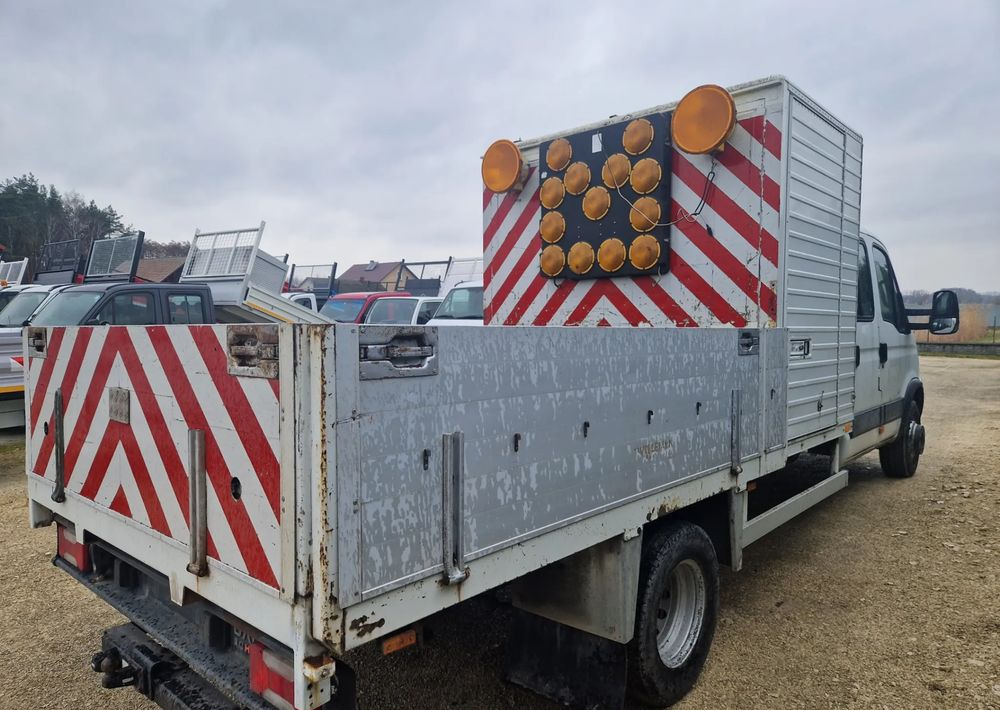 Skrzynia ładunkowa Sygnalizacja świetlna koguty Roboty drogowe, stan idealny! - Bortinis kėbulas: foto 2 Skrzynia ładunkowa Sygnalizacja świetlna koguty Roboty drogowe, stan idealny! - Bortinis kėbulas: foto 2