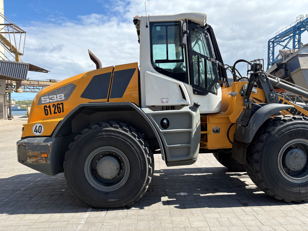 LIEBHERR L538 - Ratinis krautuvas: foto 1 LIEBHERR L538 - Ratinis krautuvas: foto 1