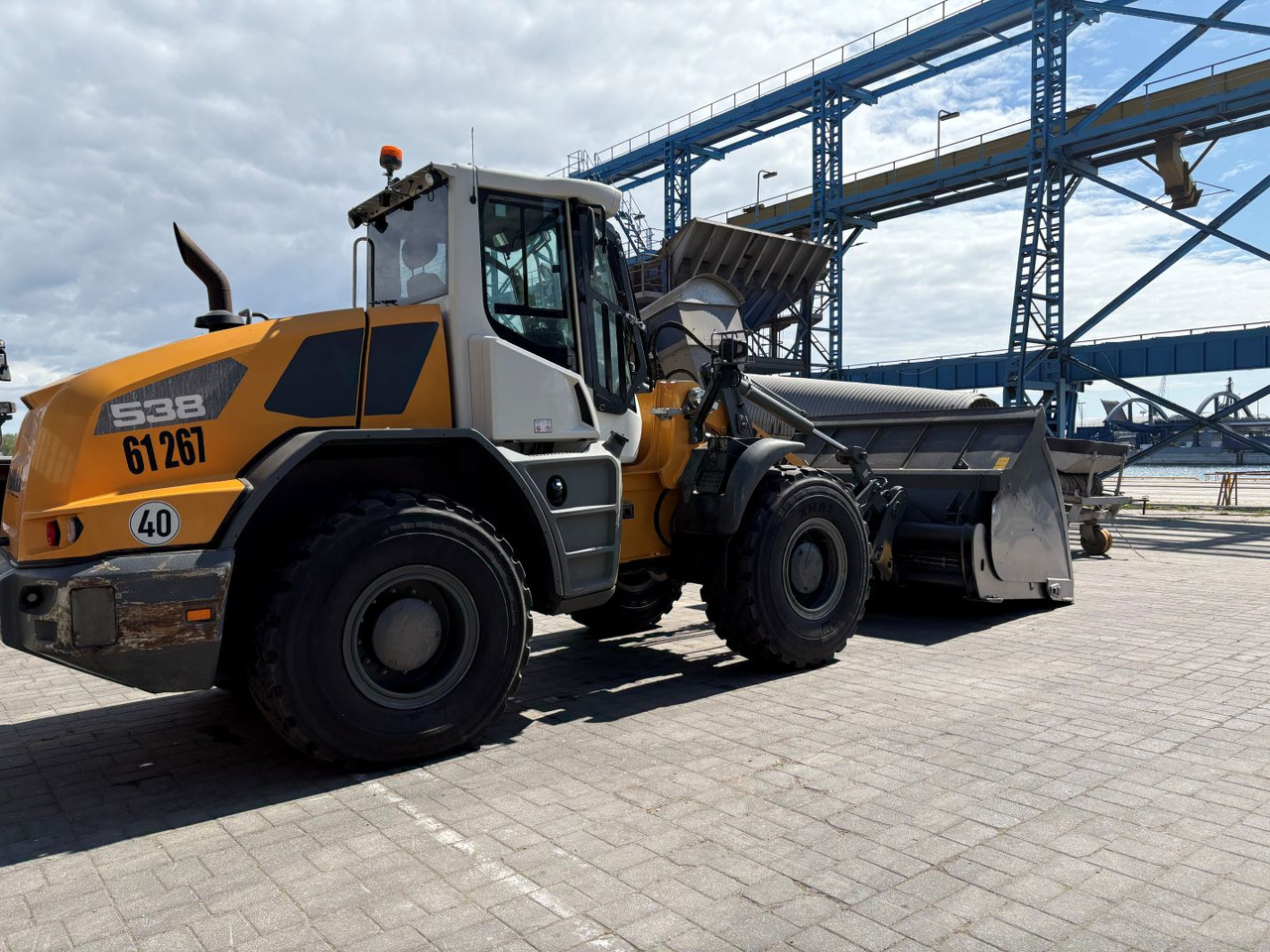 LIEBHERR L538 - Ratinis krautuvas: foto 3 LIEBHERR L538 - Ratinis krautuvas: foto 3