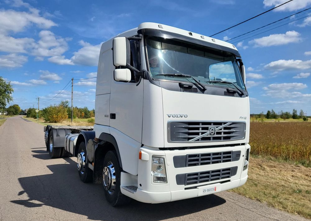 Volvo FH 500 8x2 - Važiuoklės sunkvežimis: foto 2 Volvo FH 500 8x2 - Važiuoklės sunkvežimis: foto 2