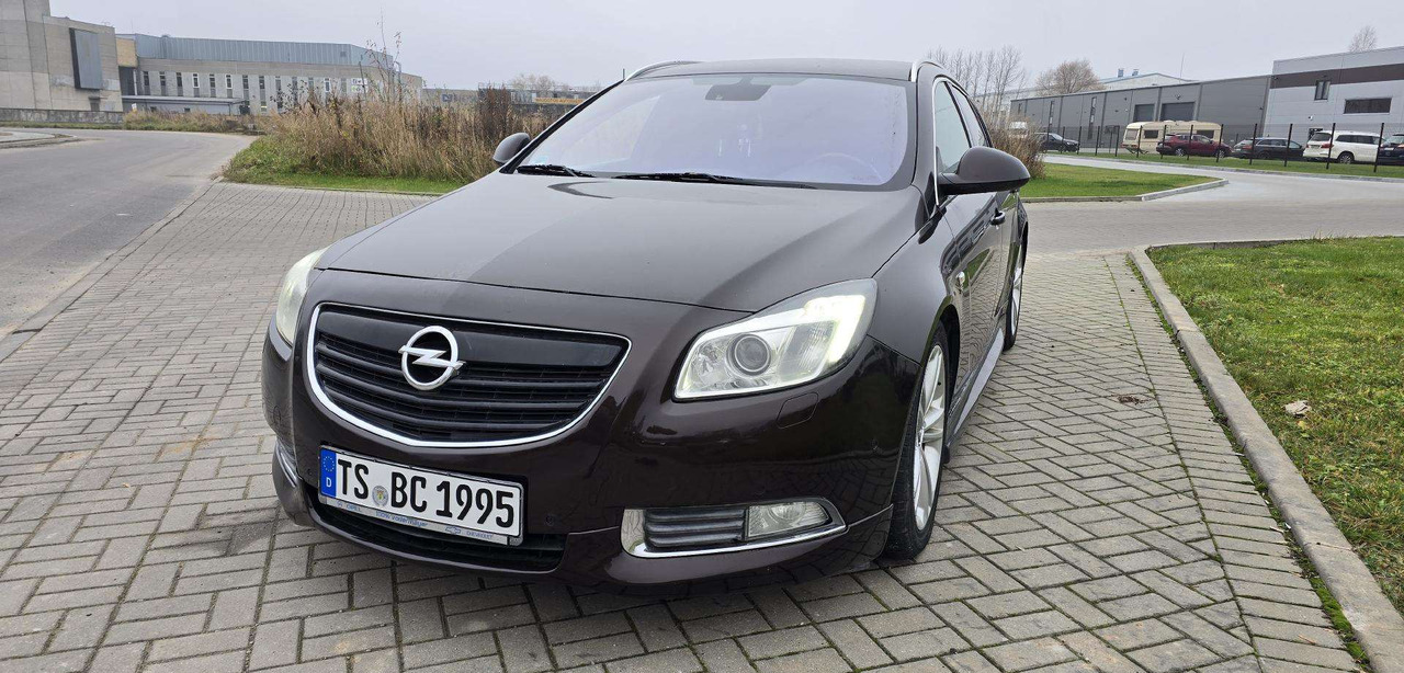 Opel Insignia - Universalas: foto 1 Opel Insignia - Universalas: foto 1