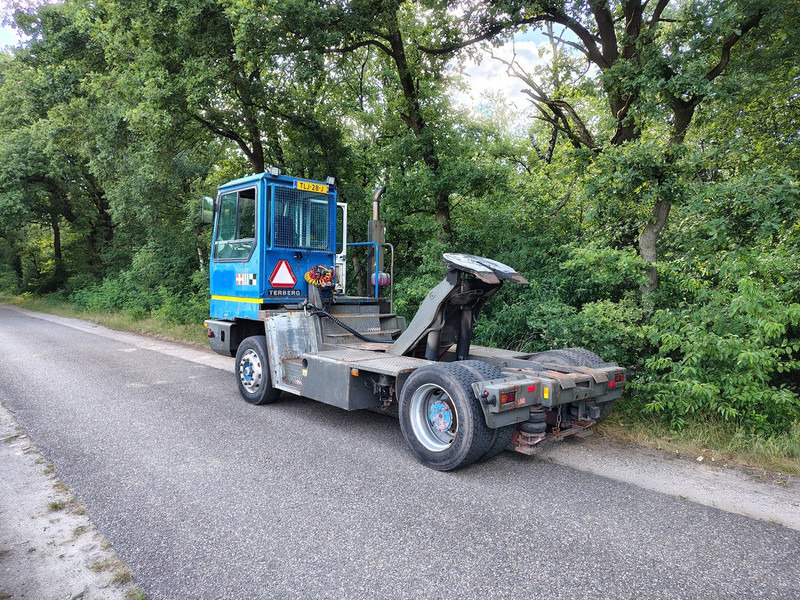 Terberg Yt180 - Terminalų vilkikas: foto 3 Terberg Yt180 - Terminalų vilkikas: foto 3