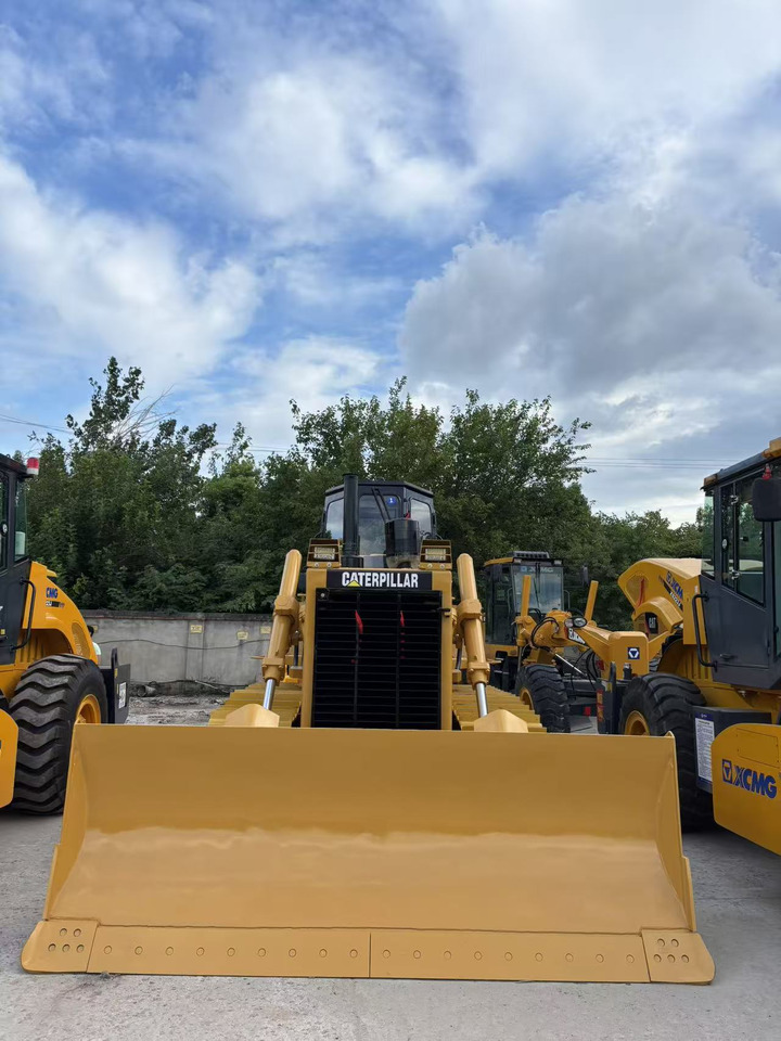 CATERPILLAR D6G caterpillar USA brand Heavy Duty Bulldozer For Mining & Road Construction - Buldozeris: foto 2 CATERPILLAR D6G caterpillar USA brand Heavy Duty Bulldozer For Mining & Road Construction - Buldozeris: foto 2