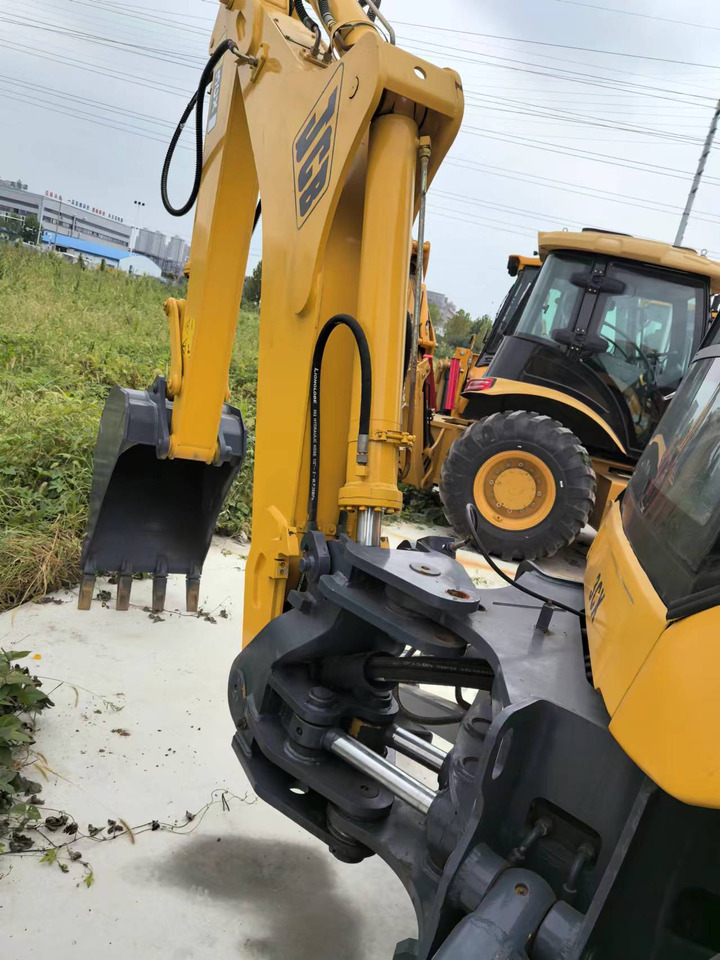 JCB 3CX backhoe loader TLB versatile machine multiple attachment options - Ekskavatorius-krautuvas: foto 2 JCB 3CX backhoe loader TLB versatile machine multiple attachment options - Ekskavatorius-krautuvas: foto 2