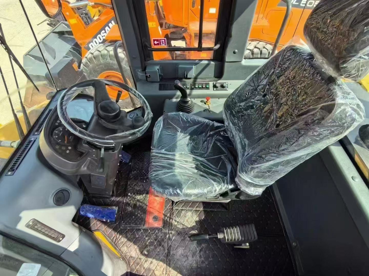 SDLG L958F china brand SDLG loader 5 ton class front loader - Ratinis krautuvas: foto 4 SDLG L958F china brand SDLG loader 5 ton class front loader - Ratinis krautuvas: foto 4