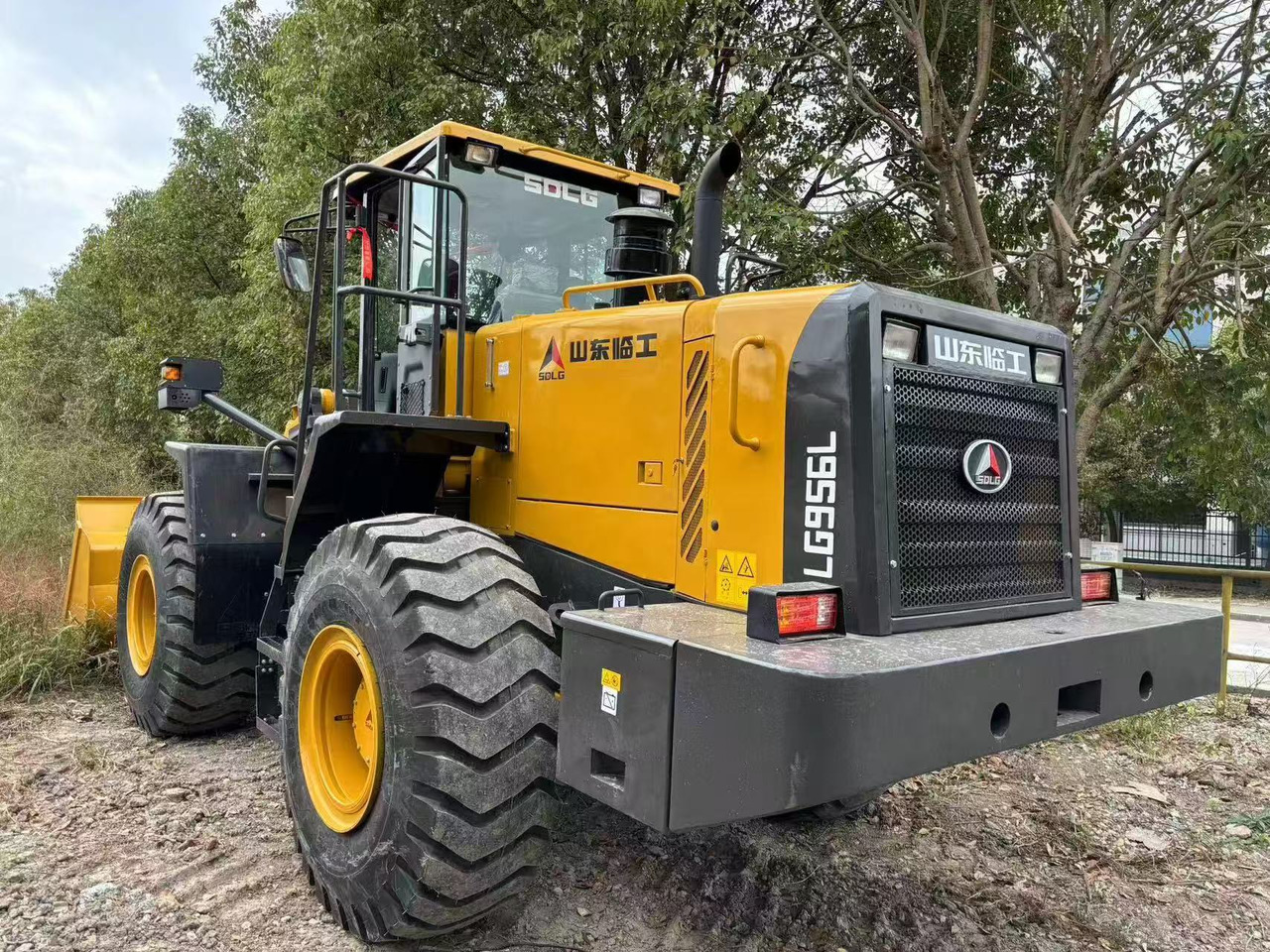 SDLG LG956L front loader 5 ton class china brand - Ratinis krautuvas: foto 4 SDLG LG956L front loader 5 ton class china brand - Ratinis krautuvas: foto 4