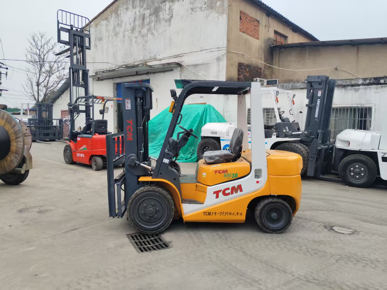 TCM FD30 Japan brand used 3 ton 4.5m diesel forklift Customizable mast clamps - Dyzelinis krautuvas: foto 2 TCM FD30 Japan brand used 3 ton 4.5m diesel forklift Customizable mast clamps - Dyzelinis krautuvas: foto 2