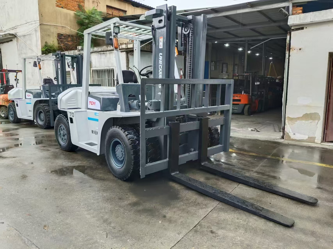TCM FD70 japan brand 7 ton forklift used Customizable mast clamp side shift - Dyzelinis krautuvas: foto 5 TCM FD70 japan brand 7 ton forklift used Customizable mast clamp side shift - Dyzelinis krautuvas: foto 5