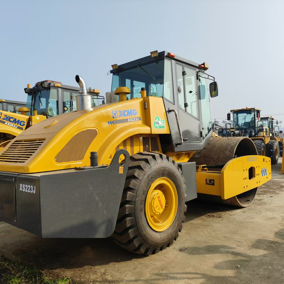 XCMG XS223J used road roller low hours factory price - Kompaktorius: foto 3 XCMG XS223J used road roller low hours factory price - Kompaktorius: foto 3