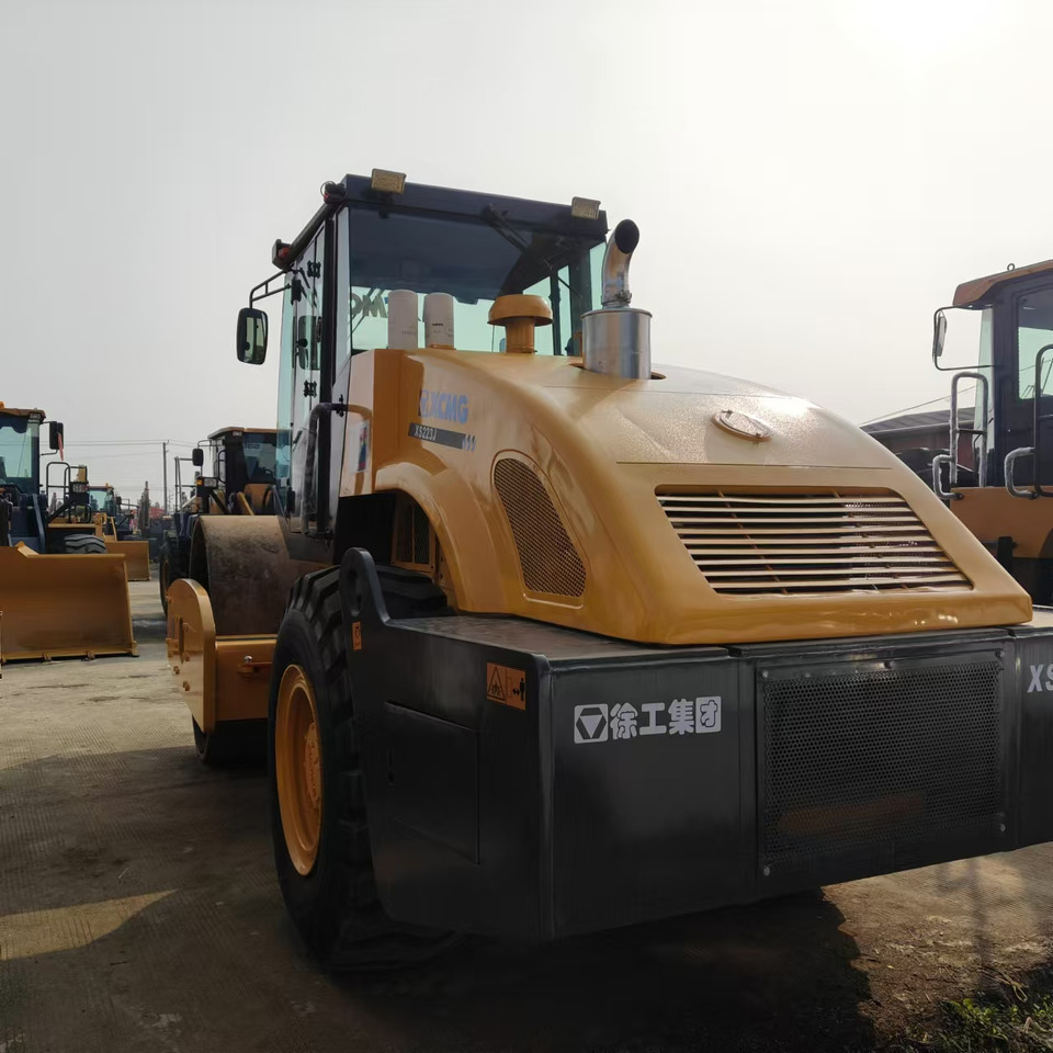 XCMG XS223J used road roller low hours factory price - Kompaktorius: foto 2 XCMG XS223J used road roller low hours factory price - Kompaktorius: foto 2