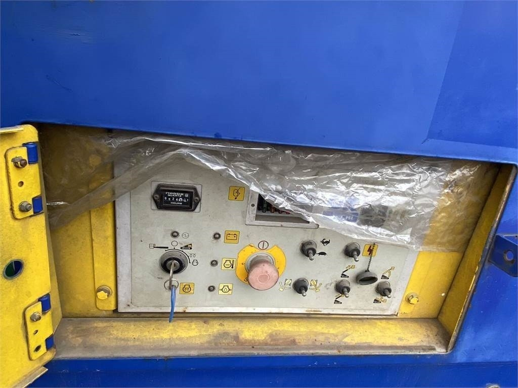 Aichi SR 182 - Teleskopinis keltuvas: foto 3 Aichi SR 182 - Teleskopinis keltuvas: foto 3