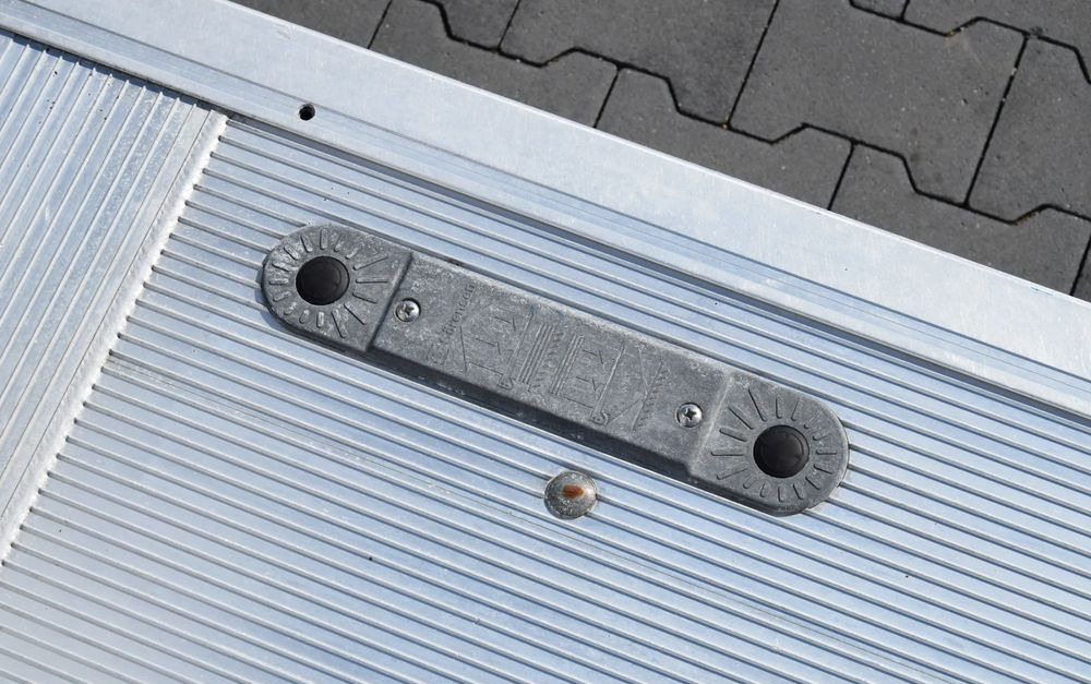 Refrižeratorius sunkvežimis Iveco DAILY 70C18 / 3.0 - 180 KM / AUTOMAT HI-MATIC / 3 OSOBY / CHŁODNIA - MROŹNIA 4,55 M / AGREGAD FRIGOBLOCK / WINDA SORENSEN / KLIMA / TEMPOMAT / KAMERA COFANIA / REGULOWANE ZAWIESZENIE / SERWISOWA: foto 21