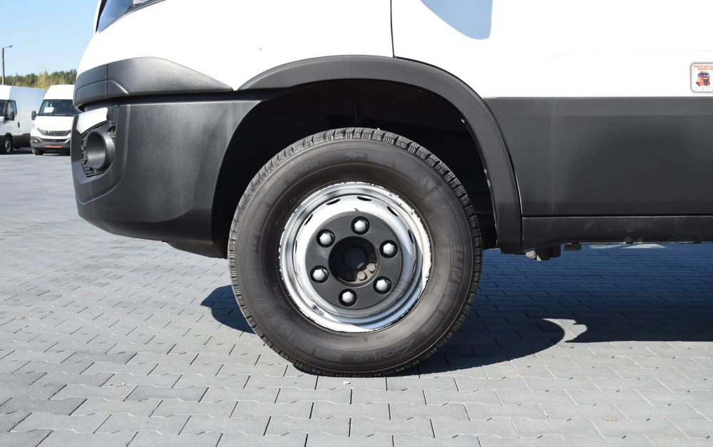 Refrižeratorius sunkvežimis Iveco DAILY 70C18 / 3.0 - 180 KM / AUTOMAT HI-MATIC / 3 OSOBY / CHŁODNIA - MROŹNIA 4,55 M / AGREGAD FRIGOBLOCK / WINDA SORENSEN / KLIMA / TEMPOMAT / KAMERA COFANIA / REGULOWANE ZAWIESZENIE / SERWISOWA: foto 12