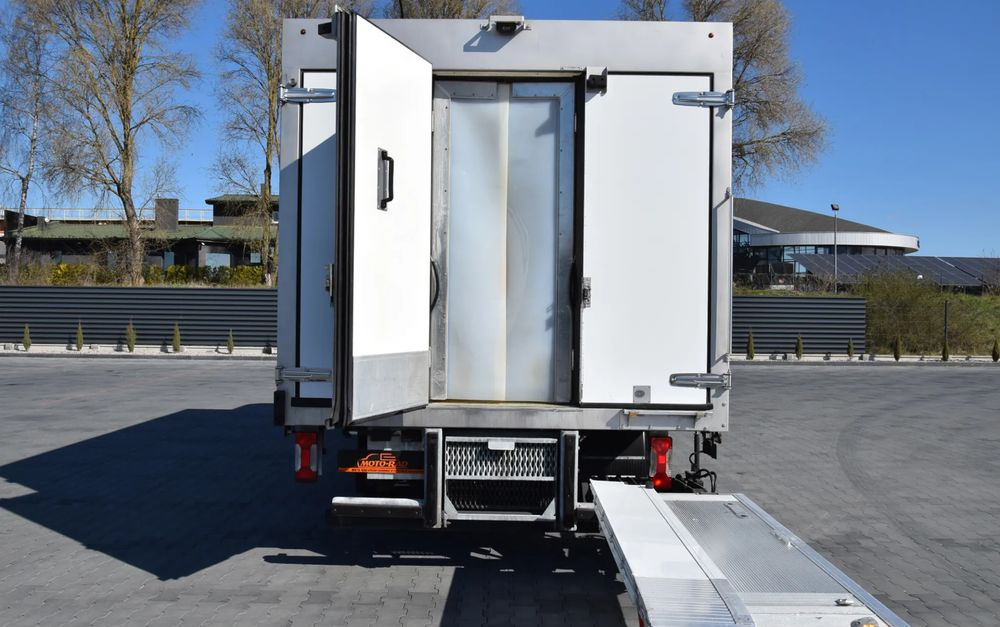 Refrižeratorius sunkvežimis Iveco DAILY 70C18 / 3.0 - 180 KM / AUTOMAT HI-MATIC / 3 OSOBY / CHŁODNIA - MROŹNIA 4,55 M / AGREGAD FRIGOBLOCK / WINDA SORENSEN / KLIMA / TEMPOMAT / KAMERA COFANIA / REGULOWANE ZAWIESZENIE / SERWISOWA: foto 22