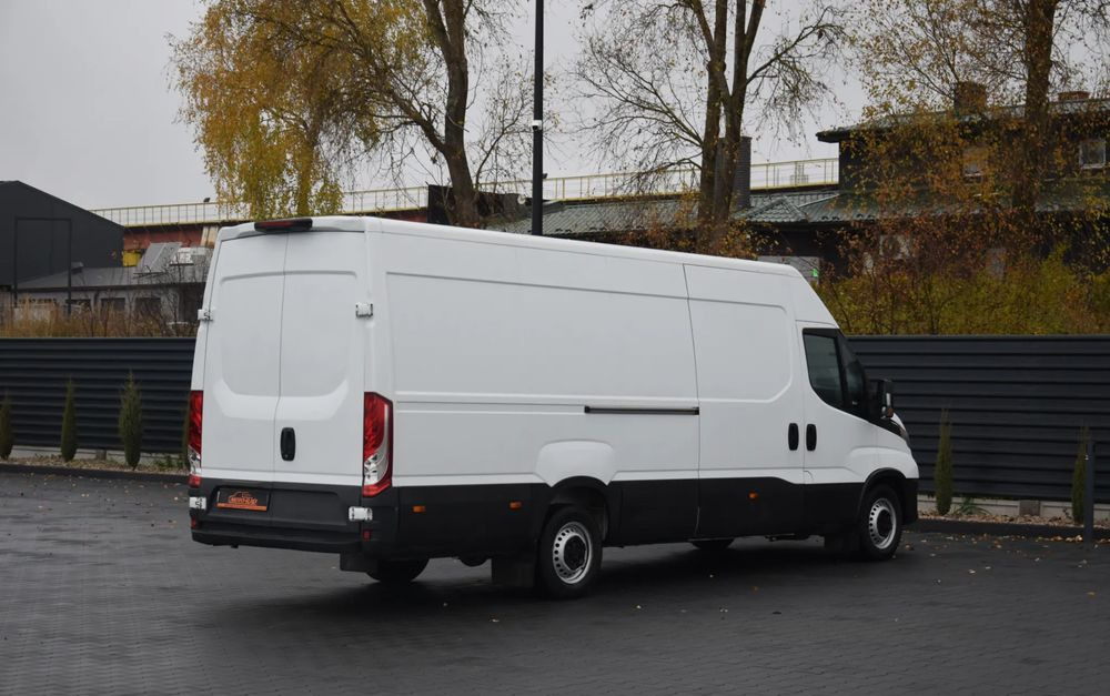 Iveco DAILY MAXI 35S16 / 2.3 - 160 KM / NOWY MODEL / 3 OSOBY / DOSTAWCZE / BLASZAK / KLIMA / CZUJNIKI COFANIA / TRYB CITY-ECO / 2023 / SERWISOWANY / SPROWADZONY Z NIEMIEC - Krovininis mikroautobusas: foto 5 Iveco DAILY MAXI 35S16 / 2.3 - 160 KM / NOWY MODEL / 3 OSOBY / DOSTAWCZE / BLASZAK / KLIMA / CZUJNIKI COFANIA / TRYB CITY-ECO / 2023 / SERWISOWANY / SPROWADZONY Z NIEMIEC - Krovininis mikroautobusas: foto 5