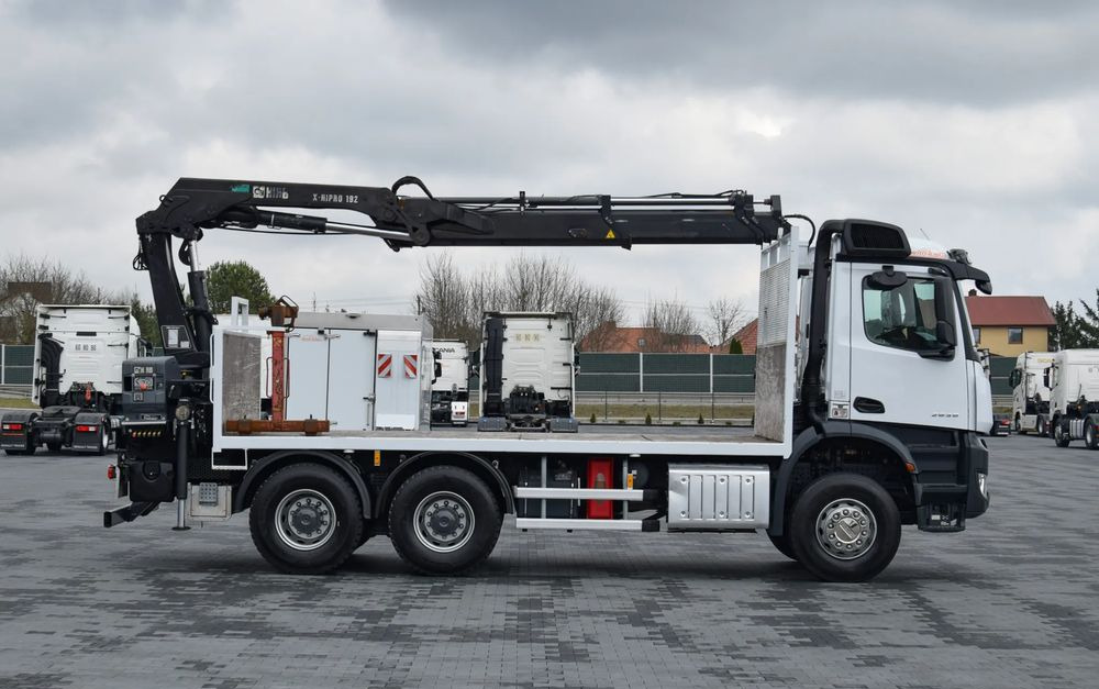 Mercedes-Benz AROCS 2636 / 6x4 / HIAB X-HIPRO 192 E-3 / WYSUW x3 / ROTATOR / STEROWANIE RADIOWE / UDT / PODPORY HYDRAULICZNE / AUTOMAT / KAMERA COFANIA / NISKI PRZEBIEG / SPROWADZONY - Platforminis/ Bortinis sunkvežimis, Sunkvežimis su kranu: foto 4 Mercedes-Benz AROCS 2636 / 6x4 / HIAB X-HIPRO 192 E-3 / WYSUW x3 / ROTATOR / STEROWANIE RADIOWE / UDT / PODPORY HYDRAULICZNE / AUTOMAT / KAMERA COFANIA / NISKI PRZEBIEG / SPROWADZONY - Platforminis/ Bortinis sunkvežimis, Sunkvežimis su kranu: foto 4
