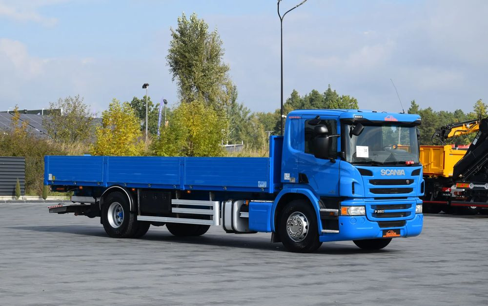 Scania P250 / EURO 6 / SKRZYNIA 7.8 M / WINDA DHOLLANDIA / PODUSZKI NA TYLNEJ OSI / RETARDER / KLIMA / TEMPOMAT / SERWISOWANY / SPROWADZONY - Platforminis/ Bortinis sunkvežimis: foto 3 Scania P250 / EURO 6 / SKRZYNIA 7.8 M / WINDA DHOLLANDIA / PODUSZKI NA TYLNEJ OSI / RETARDER / KLIMA / TEMPOMAT / SERWISOWANY / SPROWADZONY - Platforminis/ Bortinis sunkvežimis: foto 3
