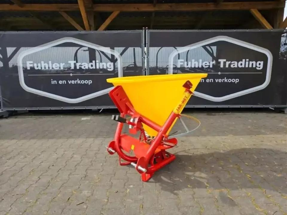 Jarmet Salzstreuer / Düngerstreuer 200 Liter für Kleintraktor - Smėlio/ Druskos barstytuvas: foto 2 Jarmet Salzstreuer / Düngerstreuer 200 Liter für Kleintraktor - Smėlio/ Druskos barstytuvas: foto 2