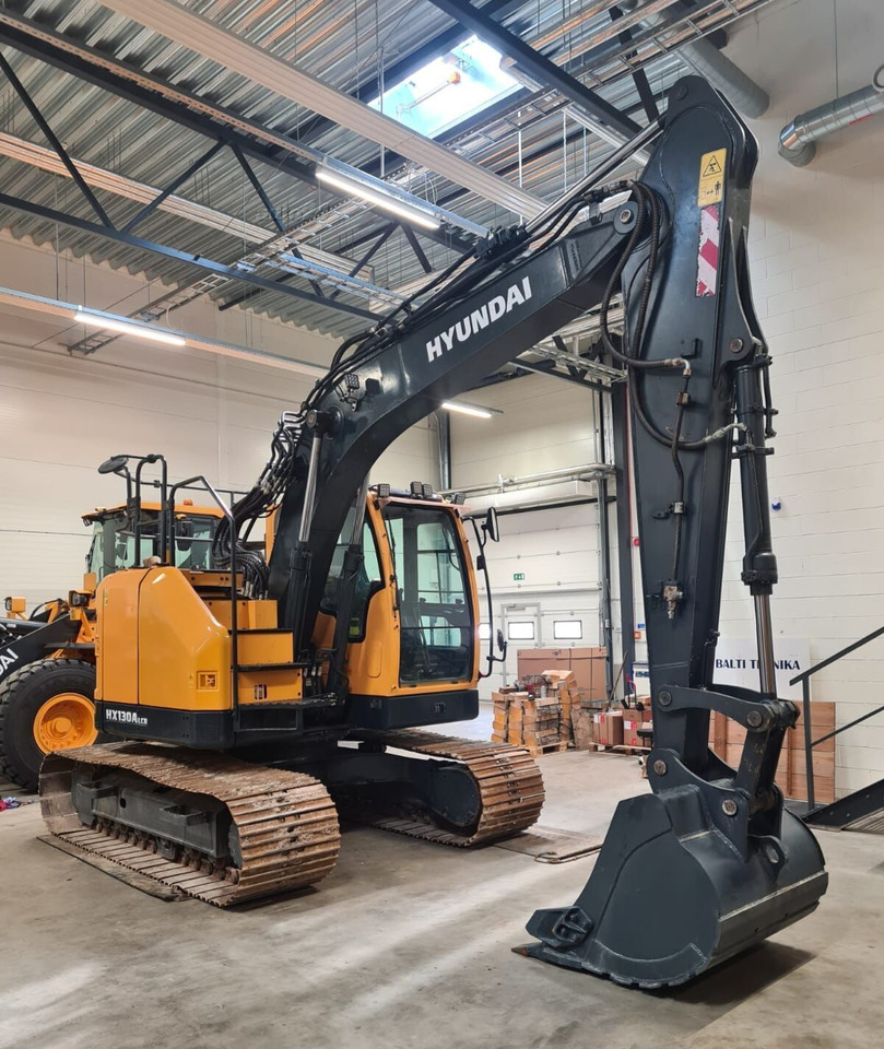 HYUNDAI HX130ALCR - Vikšrinis ekskavatorius: foto 4 HYUNDAI HX130ALCR - Vikšrinis ekskavatorius: foto 4