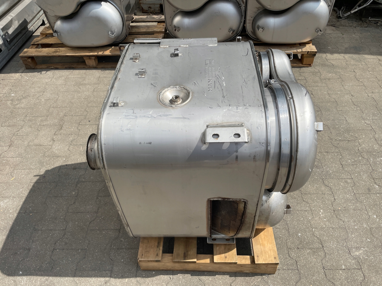 KATALIZATOR MAN TGX TGS EURO 6 DPF TŁUMIK WYDECH 81151036101 - Katalizatorius - Sunkvežimis: foto 4 KATALIZATOR MAN TGX TGS EURO 6 DPF TŁUMIK WYDECH 81151036101 - Katalizatorius - Sunkvežimis: foto 4