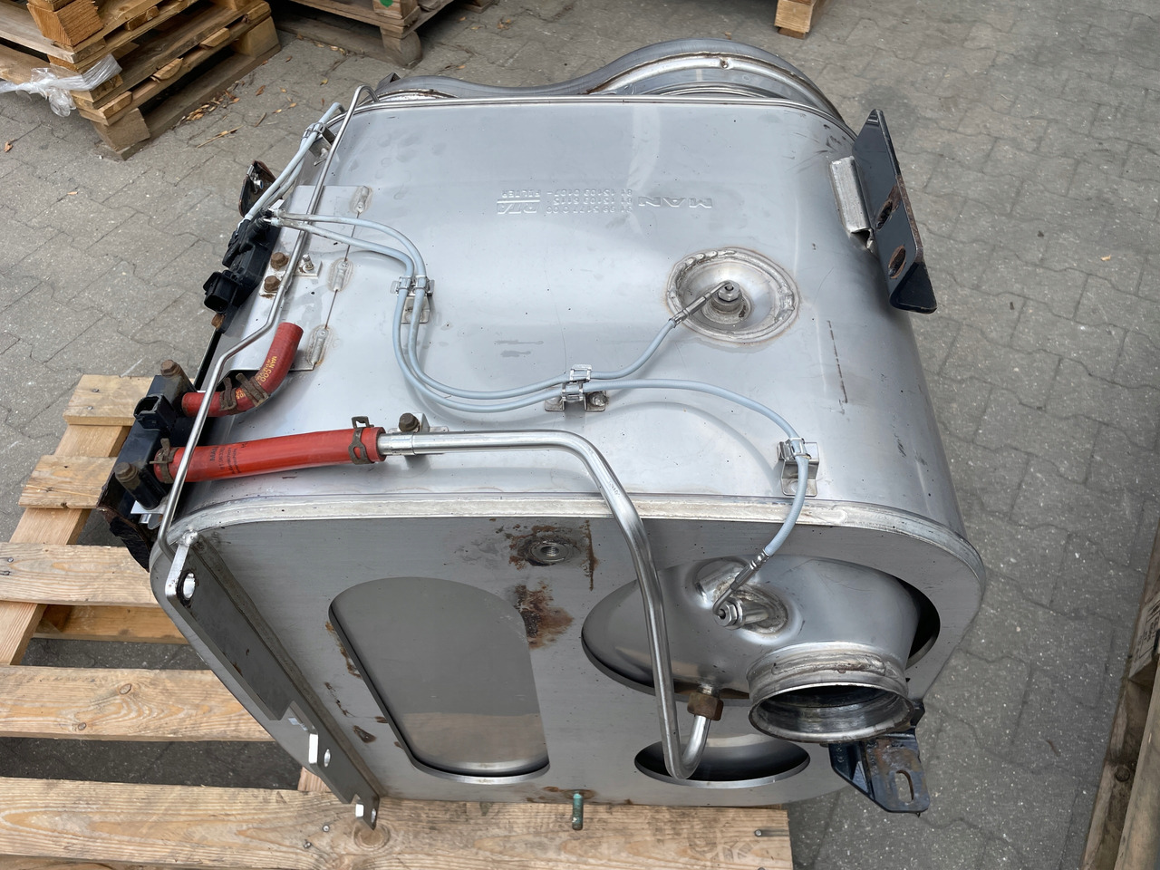 KATALIZATOR MAN TGX TGS EURO 6 DPF TŁUMIK WYDECH 81151036115 - Išmetimo vamzdis - Sunkvežimis: foto 4 KATALIZATOR MAN TGX TGS EURO 6 DPF TŁUMIK WYDECH 81151036115 - Išmetimo vamzdis - Sunkvežimis: foto 4