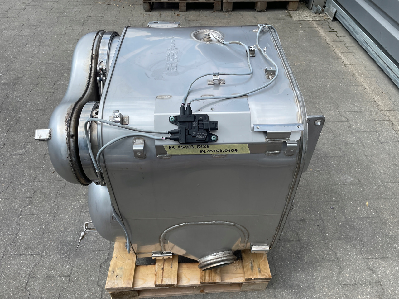 KATALIZATOR MAN TGX TGS EURO 6 DPF TŁUMIK WYDECH 81151036128 - Katalizatorius - Sunkvežimis: foto 1 KATALIZATOR MAN TGX TGS EURO 6 DPF TŁUMIK WYDECH 81151036128 - Katalizatorius - Sunkvežimis: foto 1