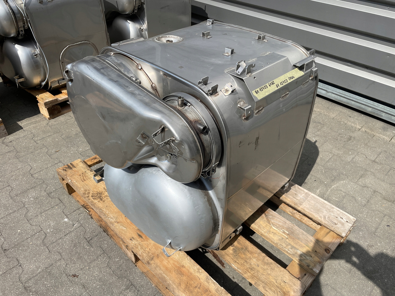 KATALIZATOR MAN TGX TGS EURO 6 DPF TŁUMIK WYDECH 81151036182 - Katalizatorius - Sunkvežimis: foto 2 KATALIZATOR MAN TGX TGS EURO 6 DPF TŁUMIK WYDECH 81151036182 - Katalizatorius - Sunkvežimis: foto 2