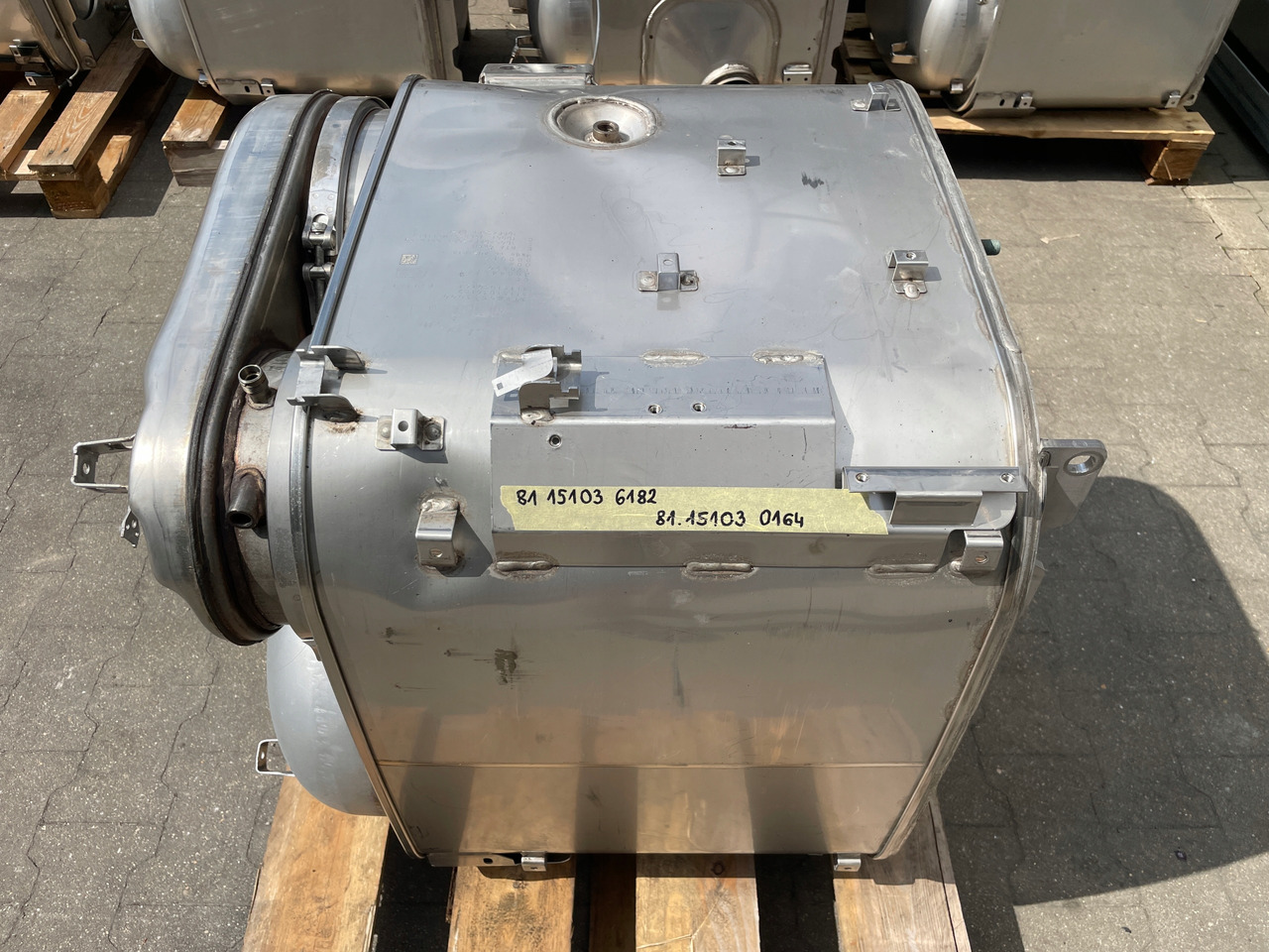 KATALIZATOR MAN TGX TGS EURO 6 DPF TŁUMIK WYDECH 81151036182 - Katalizatorius - Sunkvežimis: foto 1 KATALIZATOR MAN TGX TGS EURO 6 DPF TŁUMIK WYDECH 81151036182 - Katalizatorius - Sunkvežimis: foto 1