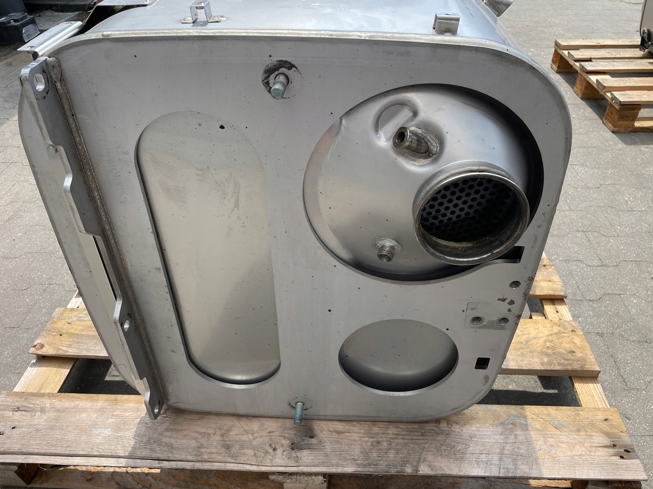 KATALIZATOR MAN TGX TGS EURO 6 DPF TŁUMIK WYDECH 81151036182 - Katalizatorius - Sunkvežimis: foto 5 KATALIZATOR MAN TGX TGS EURO 6 DPF TŁUMIK WYDECH 81151036182 - Katalizatorius - Sunkvežimis: foto 5