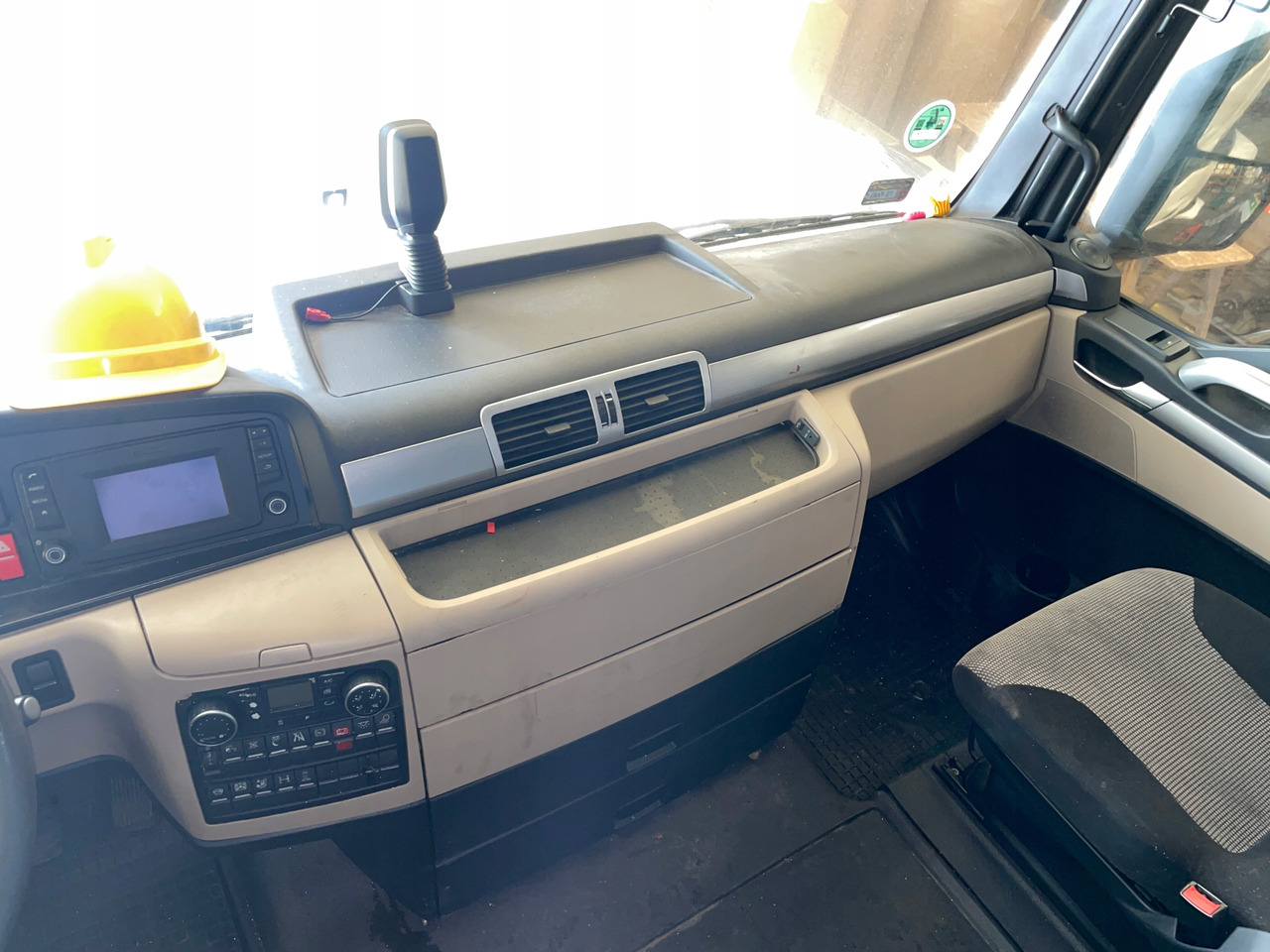 KOMPLETNA KABINA MAN TGX XXL EURO 6 LIFT JASNY ŚRODEK - Kabina - Sunkvežimis: foto 3 KOMPLETNA KABINA MAN TGX XXL EURO 6 LIFT JASNY ŚRODEK - Kabina - Sunkvežimis: foto 3