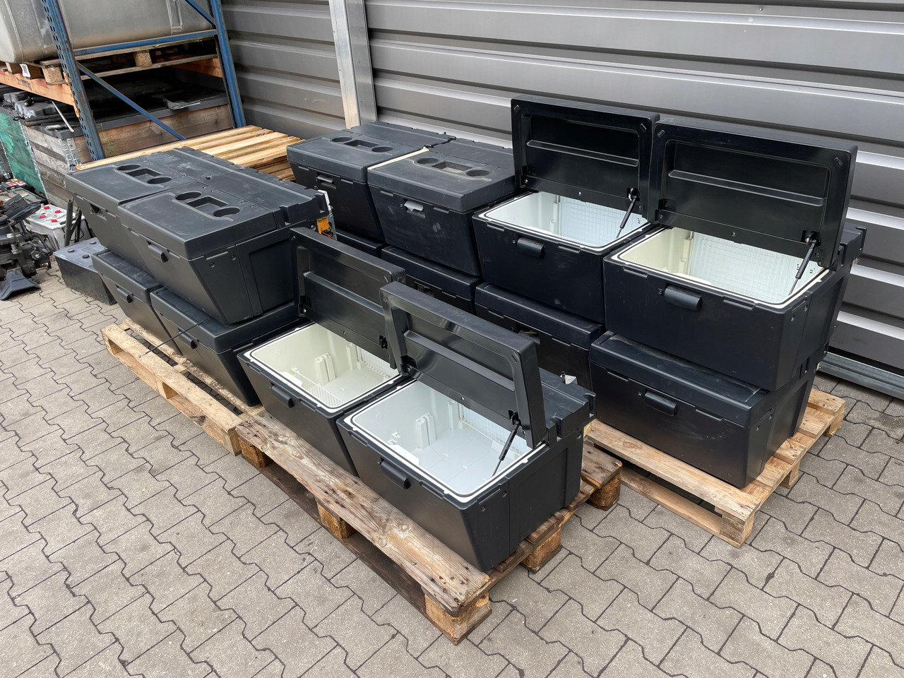 LODÓWKA IVECO HI-WAY HI WAY STRALIS - Kabina ir interjeras - Sunkvežimis: foto 4 LODÓWKA IVECO HI-WAY HI WAY STRALIS - Kabina ir interjeras - Sunkvežimis: foto 4