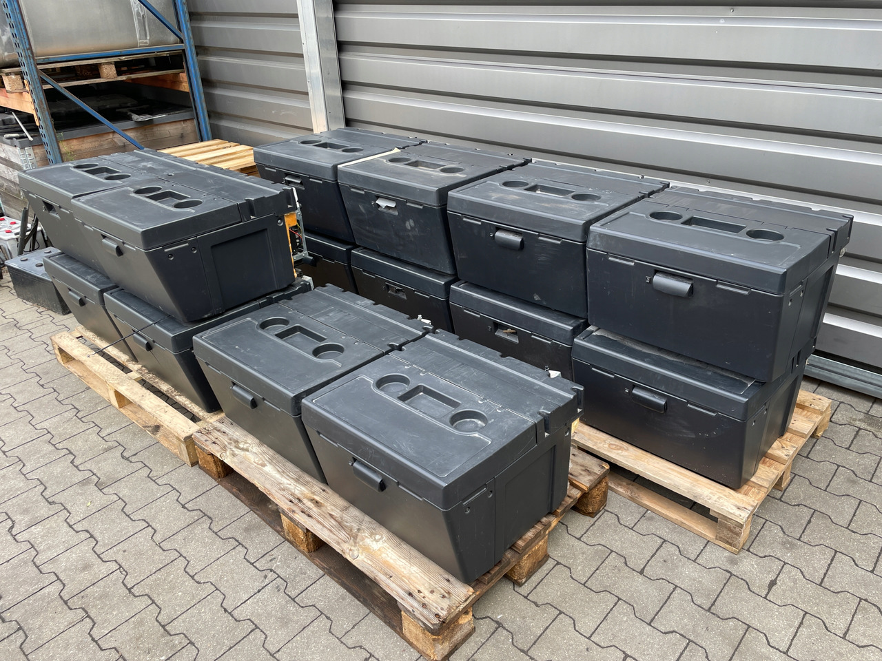 LODÓWKA IVECO HI-WAY HI WAY STRALIS - Kabina ir interjeras - Sunkvežimis: foto 1 LODÓWKA IVECO HI-WAY HI WAY STRALIS - Kabina ir interjeras - Sunkvežimis: foto 1