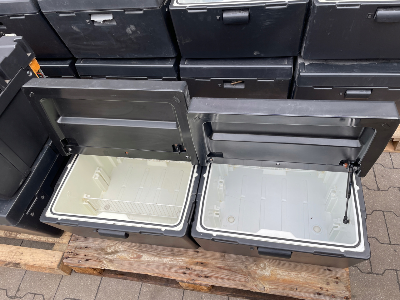 LODÓWKA IVECO HI-WAY HI WAY STRALIS - Kabina ir interjeras - Sunkvežimis: foto 5 LODÓWKA IVECO HI-WAY HI WAY STRALIS - Kabina ir interjeras - Sunkvežimis: foto 5