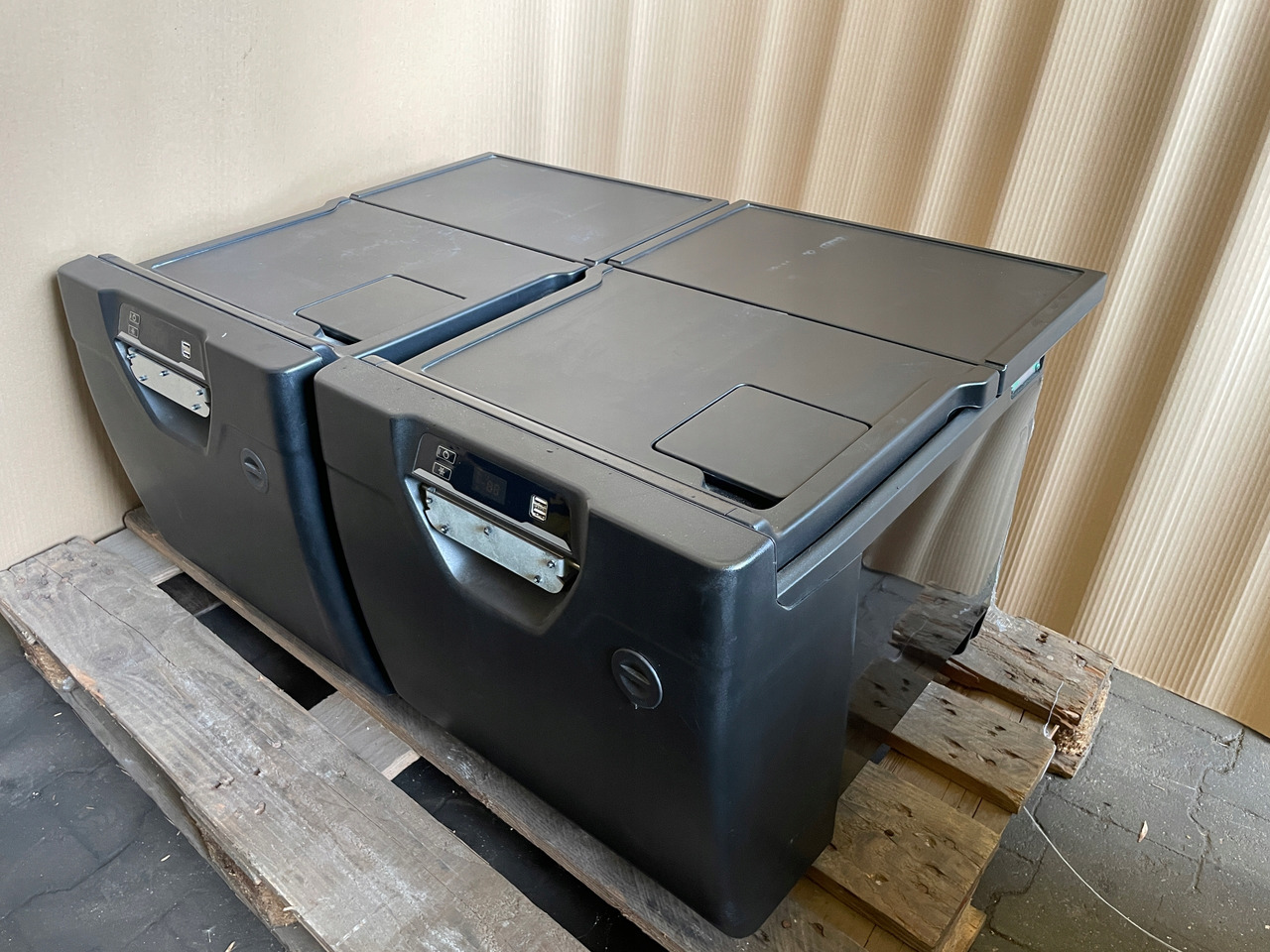 LODÓWKA IVECO S-WAY S WAY wysoka - Kabina ir interjeras - Sunkvežimis: foto 2 LODÓWKA IVECO S-WAY S WAY wysoka - Kabina ir interjeras - Sunkvežimis: foto 2