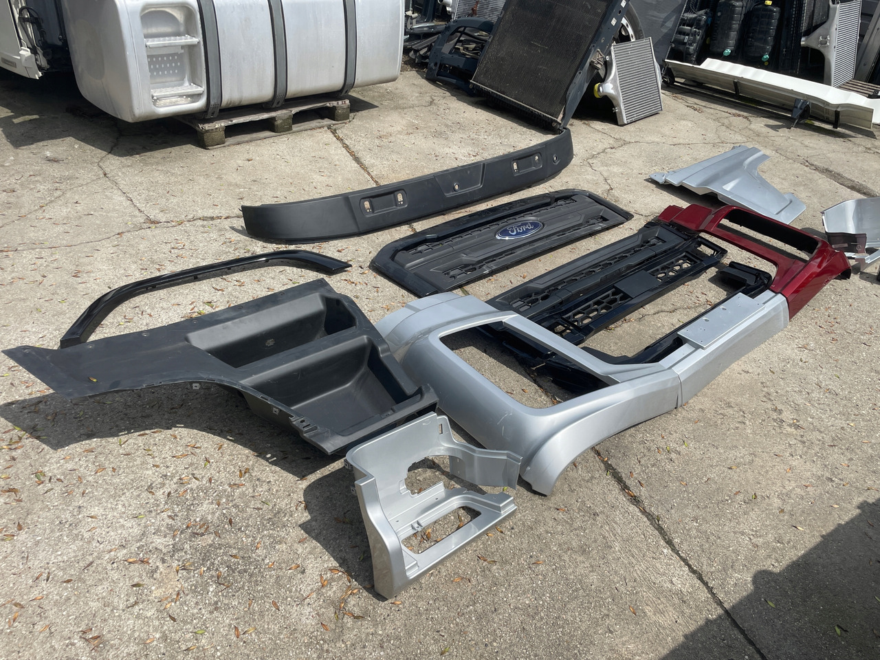 Przód Ford F-Max F Max Grill, Stopień , Stopnica Przedłużenie drzwi zderzak - Kėbulas ir išorė - Sunkvežimis: foto 4 Przód Ford F-Max F Max Grill, Stopień , Stopnica Przedłużenie drzwi zderzak - Kėbulas ir išorė - Sunkvežimis: foto 4